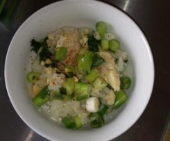 Variation von Thailändische Reissuppe mit Huhn  -  (Khao Tom)
