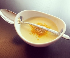 Variation von Apfel Sellerie Suppe (vegan)