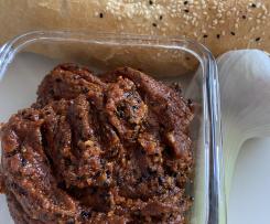 Pikanter Walnuss-Aufstrich