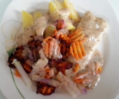 Kabeljau in Weißwein-Zitronen-Sahnesauce mit violetten und orangenen Möhren, Kohlrabi und Kartoffeln