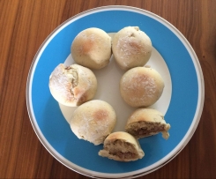 Gefüllte Pizzabrötchen