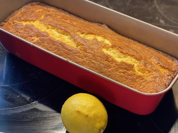 Zitronenkuchen mit Buttermilch