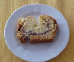 Eierlikör-Pflaumenmus-Rührkuchen