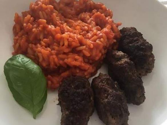 Djuvecreis mit Cevapcici