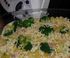 Nudelauflauf mit Schinken und Broccoli