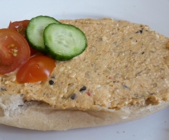 Italienischer Feta Dip mit Antipasti