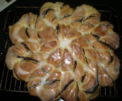 Hefeblume mit Mohnback