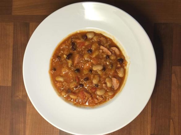 Wurst-Bohnen-Eintopf - Fasolka po bretonsku