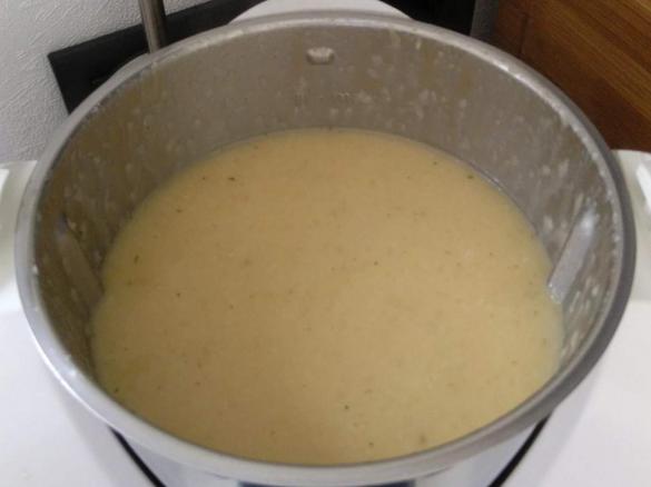 Zwiebelsuppe nach eigener Art