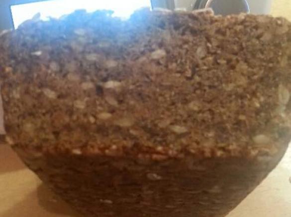 Vollkornbrot Korn an Korn