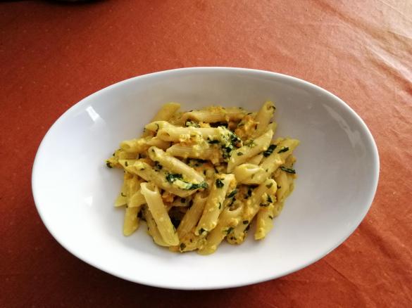 Curry-Bärlauch-Nudeln