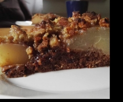 Variation von Kirschkuchen schwarz  aus dem Bayerischen TM-Kochbuch mit Birne und Walnuss