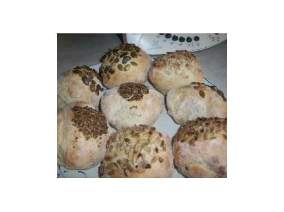 Brötchen mit Sonnenblumenkerne Kürbiskerne u.Sesam
