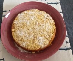 Aprikosen-Streuselkuchen mit saurer Sahne