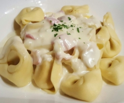 Tortellini mit Schinken-Sahne-Soße
