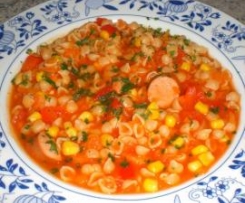 Variation von Würstchengulasch mit Mais 