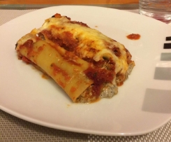 Cannelloni mit Champignon (Pilze)  Ricotta Füllung in Tomatensoße