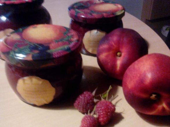 Himbeere-Nektarine Konfitüre