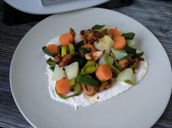 Mozzarellaboden mit Gemüse Hänchenfleisch ( Low Carb )