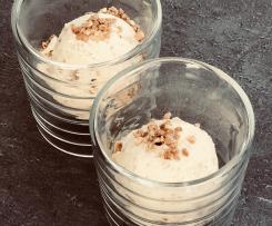 Haselnusskrokant Baiser Eis
