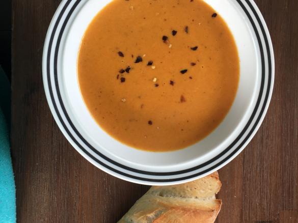 Geröstete Möhren-Paprika-Suppe