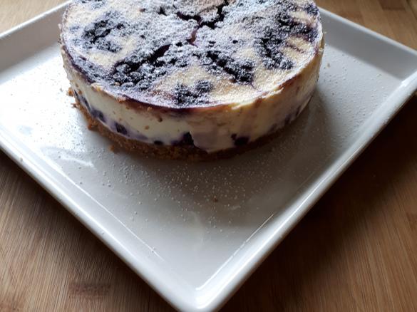 Käsekuchen mit Heidelbeeren aus dem Varoma