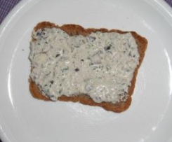 Basilikumcreme mit Oliven