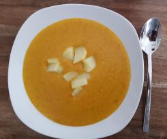 Cremige Hokkaidosuppe mit Kartoffelstücke