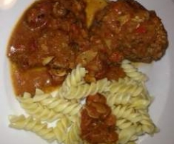 Rouladen spanisch mit Mandeln, Oliven, Paprika gefüllt (span. Art)