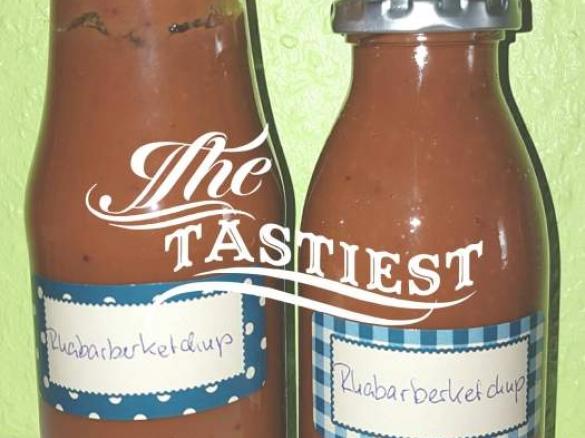 Würziger Rhabarberketchup
