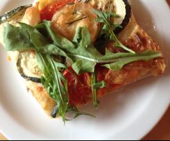 Herzhafter Blechkuchen mit Ziegenkäse