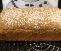 Dinkelbrot mit Körnern