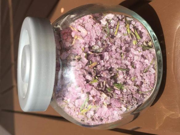 Rotweinsalz mit Kräutern