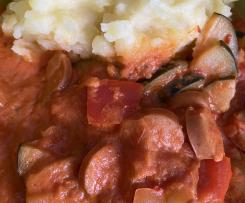 Gemüse-Würstchen-Gulasch