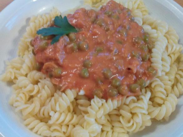 Schnelle Nudelsoße mit Thunfisch aus dem Vorrat