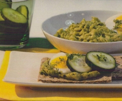 Knäckebrot mit Avocado-Dip