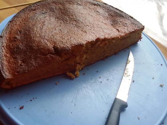 Orangen Kuchen mit Haselnüsse