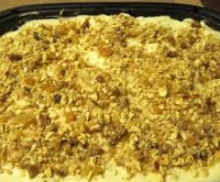 Winterliches Dessert mit Aprikosen und Walnusskernen