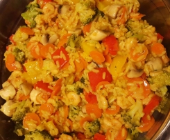 Variation von Thai-Curry mit Gemüse, Garnelen und Reis (Leichte Variante, WW-geeignet)