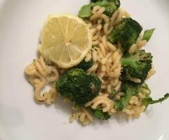 Broccoli-Nudeln mit Zitronenduft