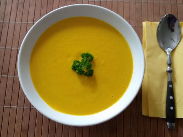 Fruchtige Karotten-Ingwer-Kokos Suppe