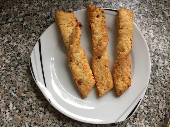 Käse-Schinken-Sticks