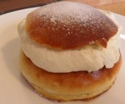 Schwedisches Faschingsgebäck (Semlor)