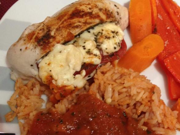 gefüllte Hähnchenbrust mit Tomate und Feta 