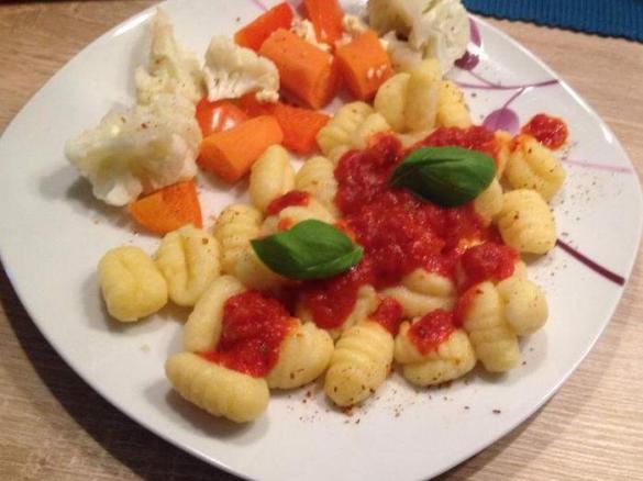 Gnocchi mit italienischer Soße und Varoma Gemüse