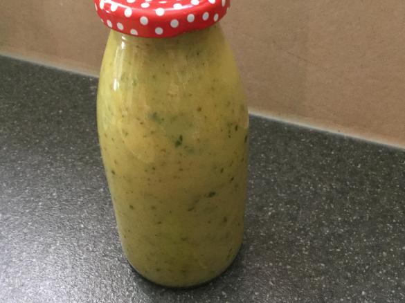 Variation Salatdressing Salatsoße auf Vorrat