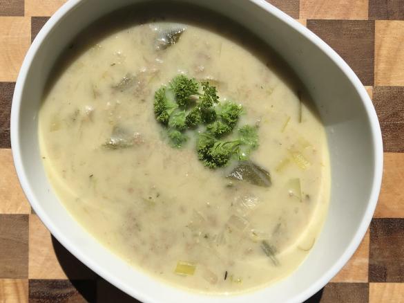 Käse-Lauch-Suppe mit Tatar