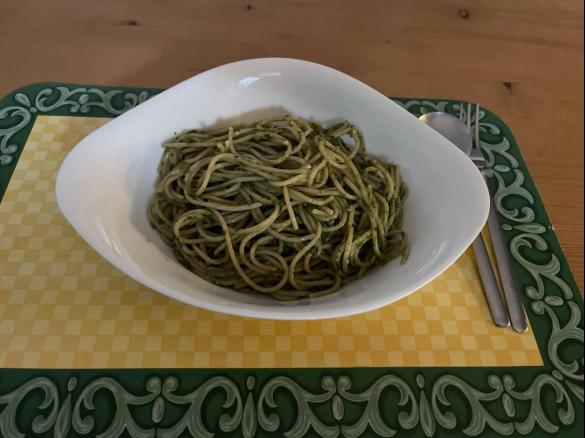 Radieschenblätter Pesto