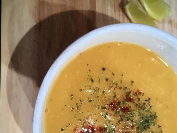 Türkische rote Linsensuppe