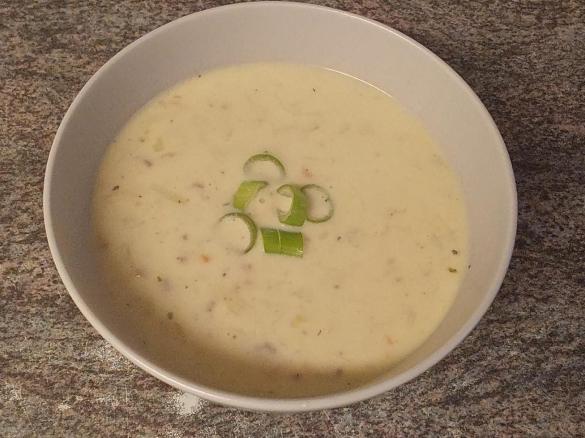 Käse - Lauch- Suppe mit Frühlingszwiebeln